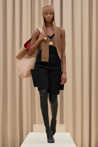 Look 13